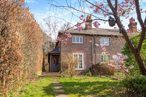 8, Mitchells Cottages Blackheath Lane, Blackheath, Guildford, GU4 8QX