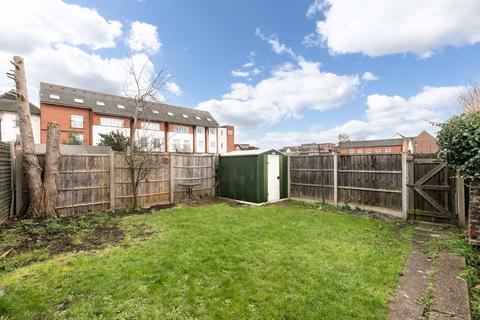 2 bedroom maisonette for sale, Manor Road, Walton-On-Thames