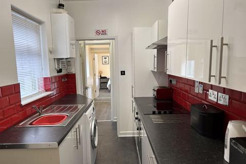 4 bedroom terraced house for sale, Crowther Street, Stoke-On-Trent