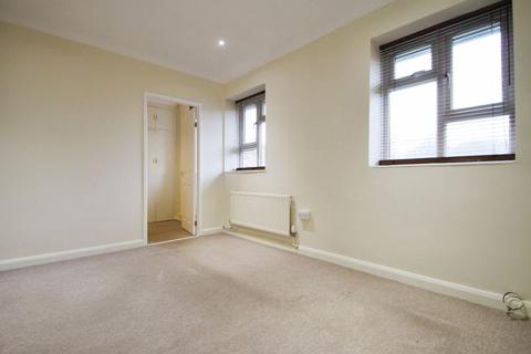 1 bedroom flat to rent, Filton House, Watford,