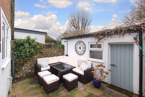 2 bedroom cottage for sale, King Street, Tring