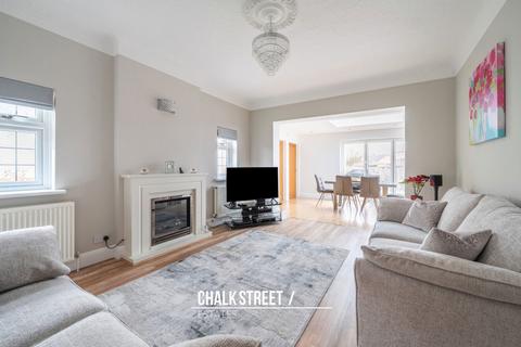 35 Hamlet Road, Romford, RM5 2DS