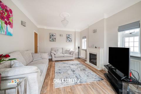 35 Hamlet Road, Romford, RM5 2DS