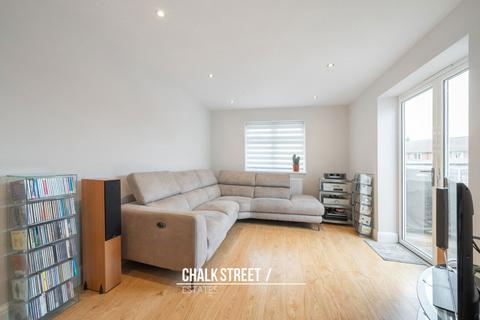 35 Hamlet Road, Romford, RM5 2DS