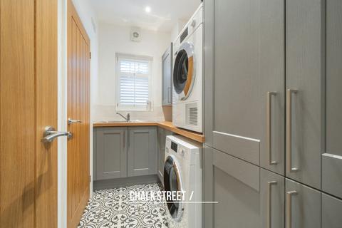35 Hamlet Road, Romford, RM5 2DS