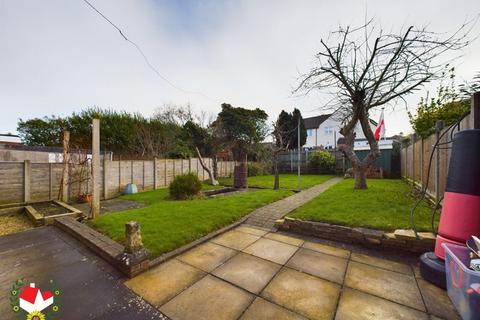 4 bedroom semi-detached house for sale, Finlay Road, Gloucester