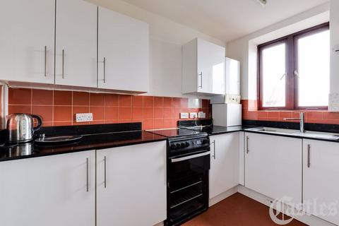 3 bedroom apartment for sale, Wigan House, Warwick Grove E5