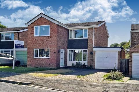 4 bedroom detached house to rent, Wellpond Close, Sharnbrook