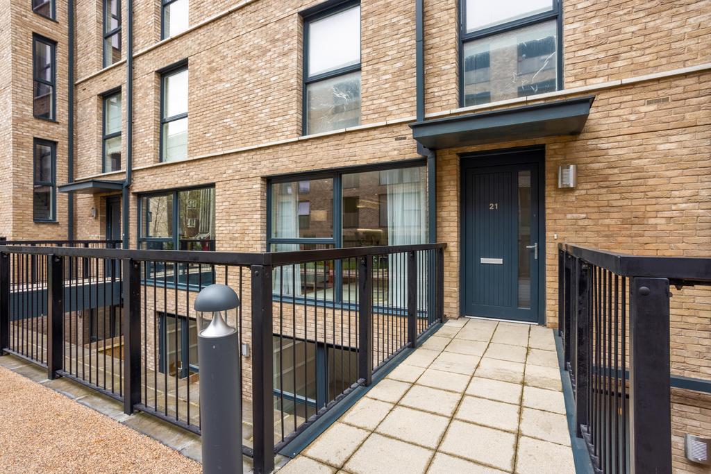 028 Low Res 2 Bed Duplex Showhome Photography Islin...