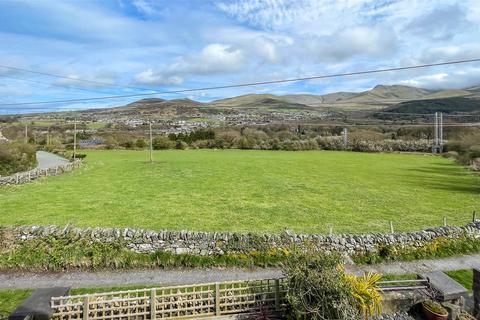 4 bedroom end of terrace house for sale, Bryn Geraint, St. Anns Bethesda, Bangor, Gwynedd, LL57