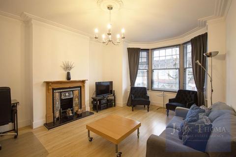 2 bedroom apartment for sale, Belsize Avenue, London N13