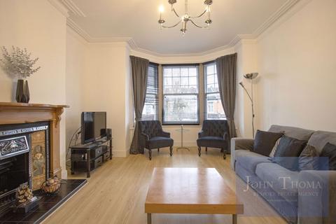 2 bedroom apartment for sale, Belsize Avenue, London N13