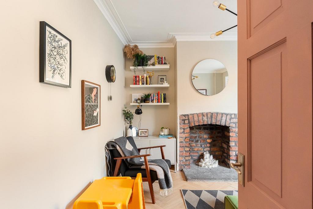 0 Q5 SKD - Living Room F.jpg