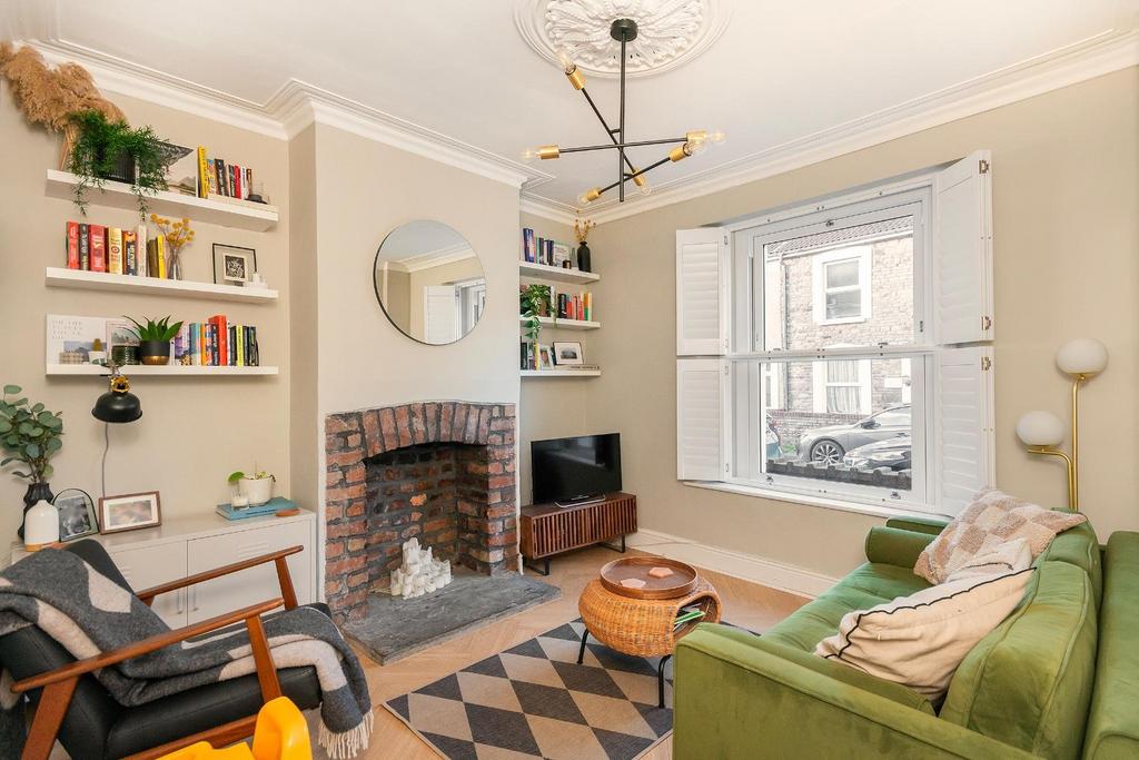 0 Q5 SKD - Living Room E.jpg