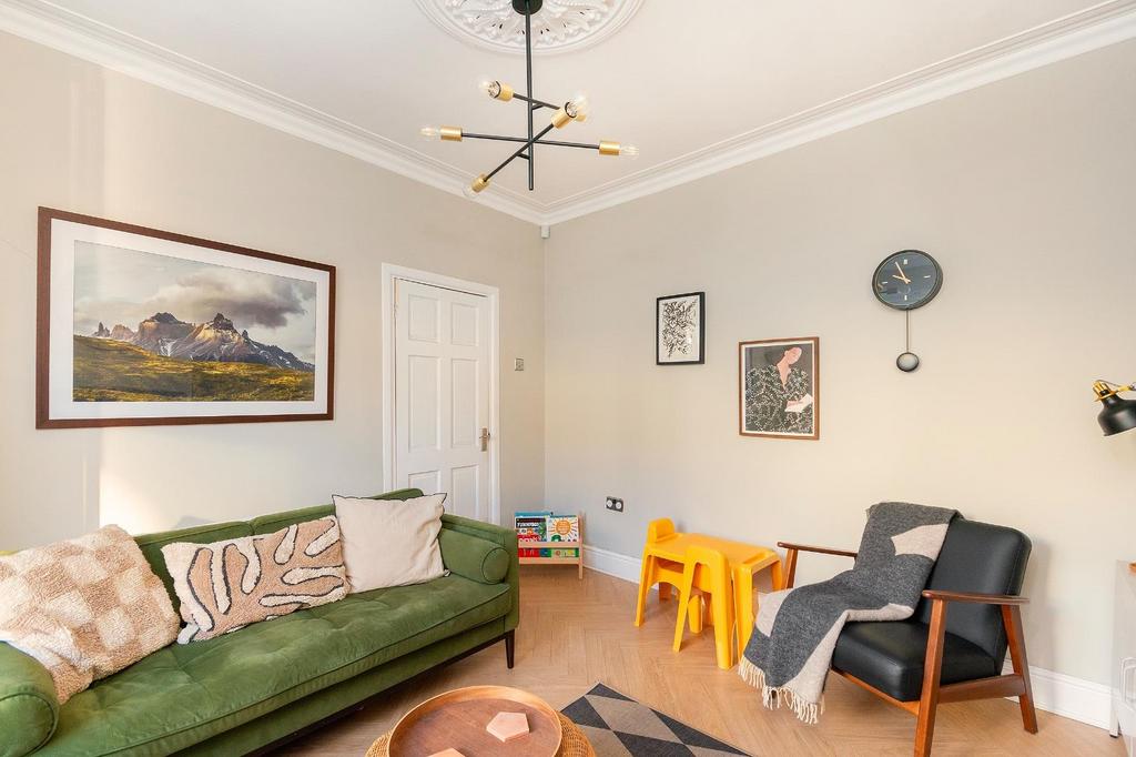 0 Q5 SKD - Living Room C.jpg