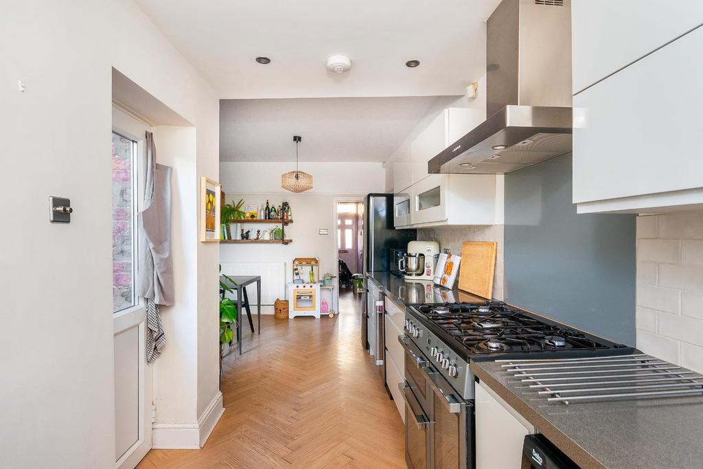 0 Q5 SKD - Kitchen A.jpg
