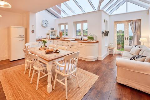 5 bedroom detached house for sale, Selby Road, Selby YO8