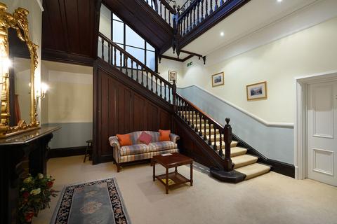 undefined, High Street, Newnham GL14