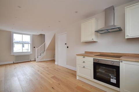 2 bedroom flat for sale, High Street, Bexhill-On-Sea