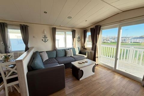 2 bedroom static caravan for sale, Dovercourt Holiday Park, Low Road, Harwich CO12