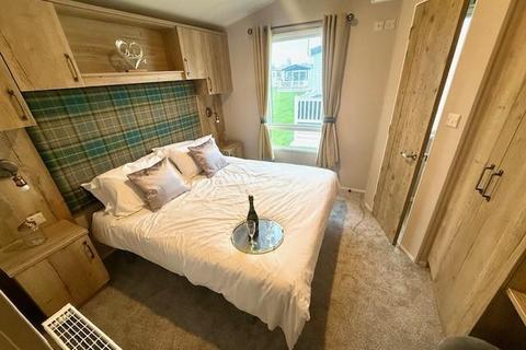 2 bedroom static caravan for sale, Dovercourt Holiday Park, Low Road, Harwich CO12