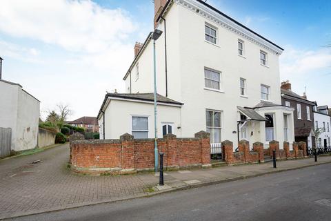 Flat 4, The Manor House High Street, Newnham, GL14 1BY