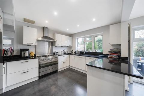 32 Lodge Avenue, Elstree, Borehamwood, WD6 3ND