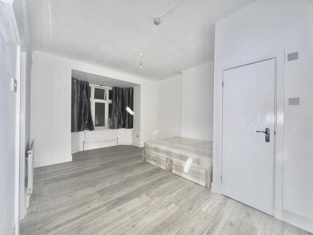 Studio Flat to rent in Streatham