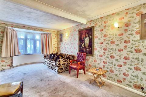 3 bedroom end of terrace house for sale, Westbury Avenue, Southall, UB1