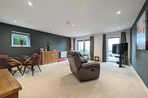 2 bedroom ground floor flat for sale, Holbeck Hill, Scarborough
