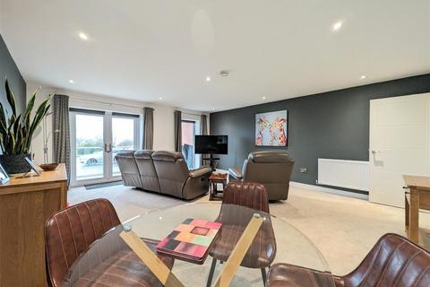 2 bedroom ground floor flat for sale, Holbeck Hill, Scarborough