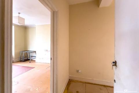 1 bedroom detached house for sale, Westborough Road, Westcliff-On-Sea, Essex, SS0 9DW