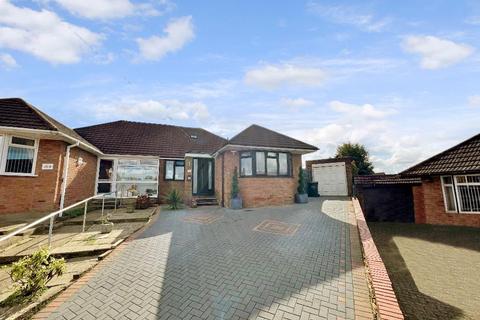 3 bedroom bungalow for sale, Heathfield Road, New Bedford Road Area, Luton, Bedfordshire, LU3 1UF