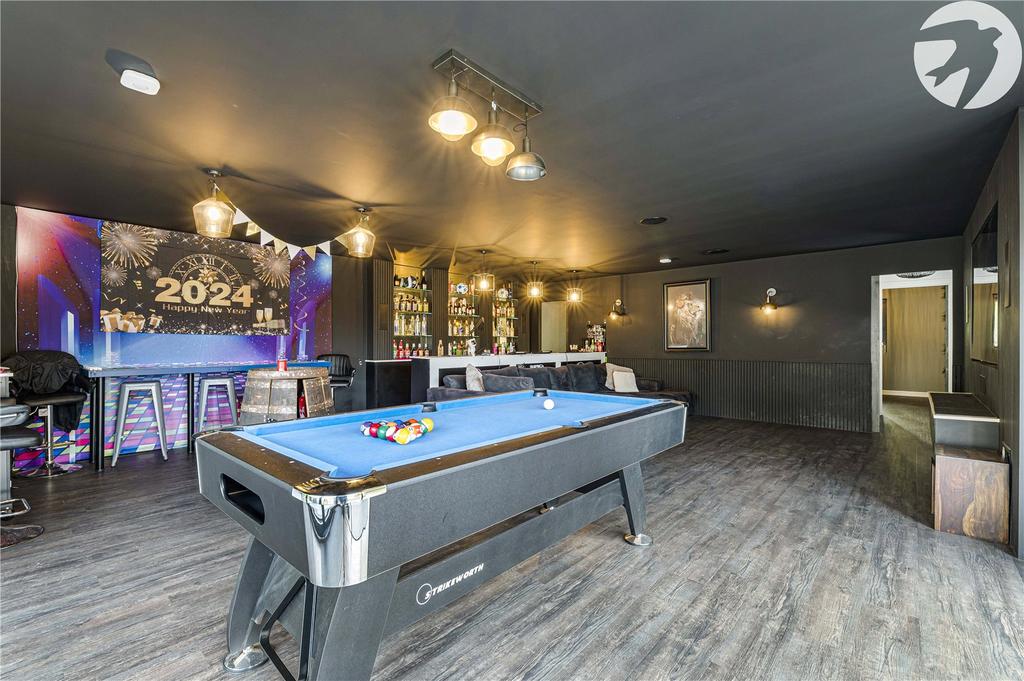 Socail Area / Bar