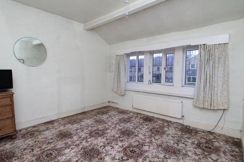 3 bedroom end of terrace house for sale, Haworth Road, Cross Roads, Keighley, BD22