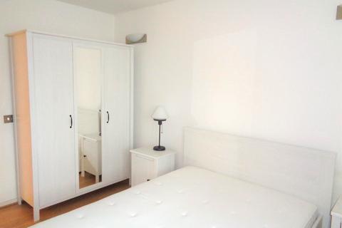 2 bedroom apartment for sale, Hutchings Street, London E14