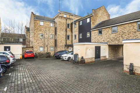 3 Gladeside, Cambridge, CB4 1EL