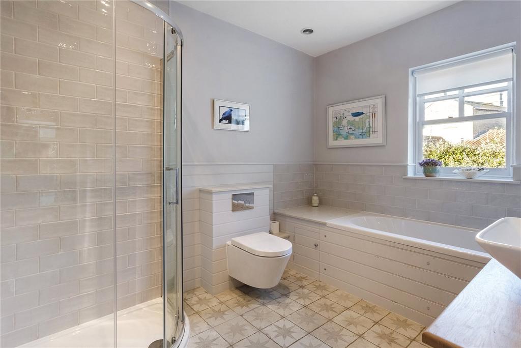 Famioly Bathroom