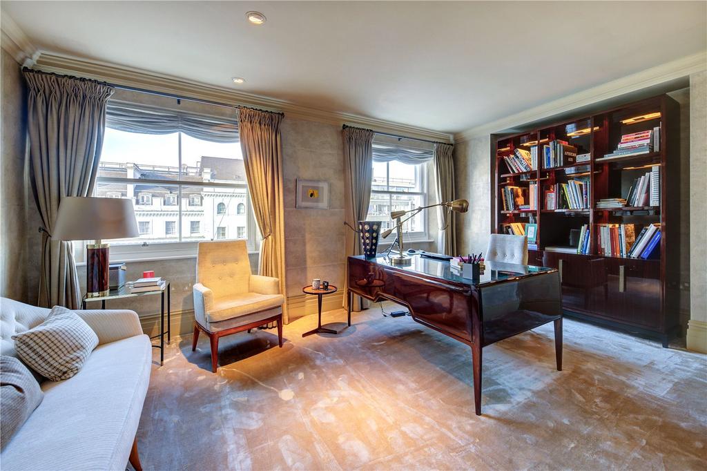 Bedroom 4 / Study