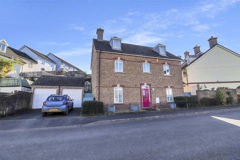 Trafalgar Drive, Great Torrington, Devon, EX38