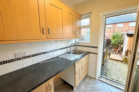 2 bedroom detached house to rent, 27 Milton Avenue