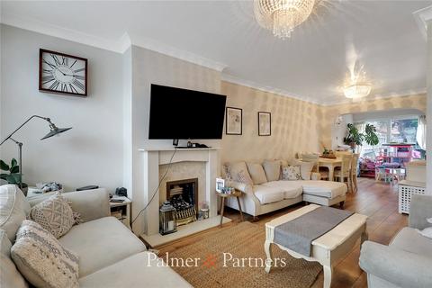 3 bedroom semi-detached house for sale, Harrow Way, Essex CM2