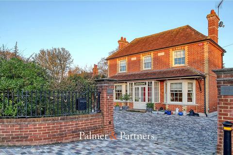 3 bedroom detached house for sale, Main Road, Chelmsford CM3