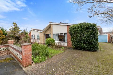 3 bedroom bungalow for sale, Avon Close, Malvern, WR14 2SX