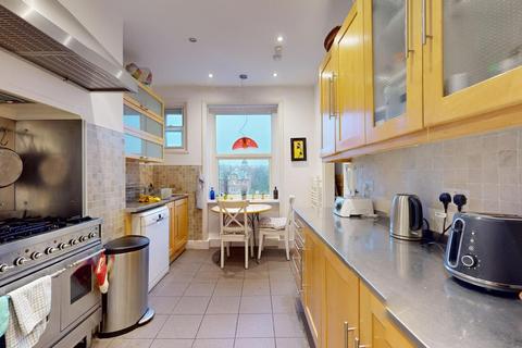 3 bedroom flat to rent, 10 Ornan Road, London NW3