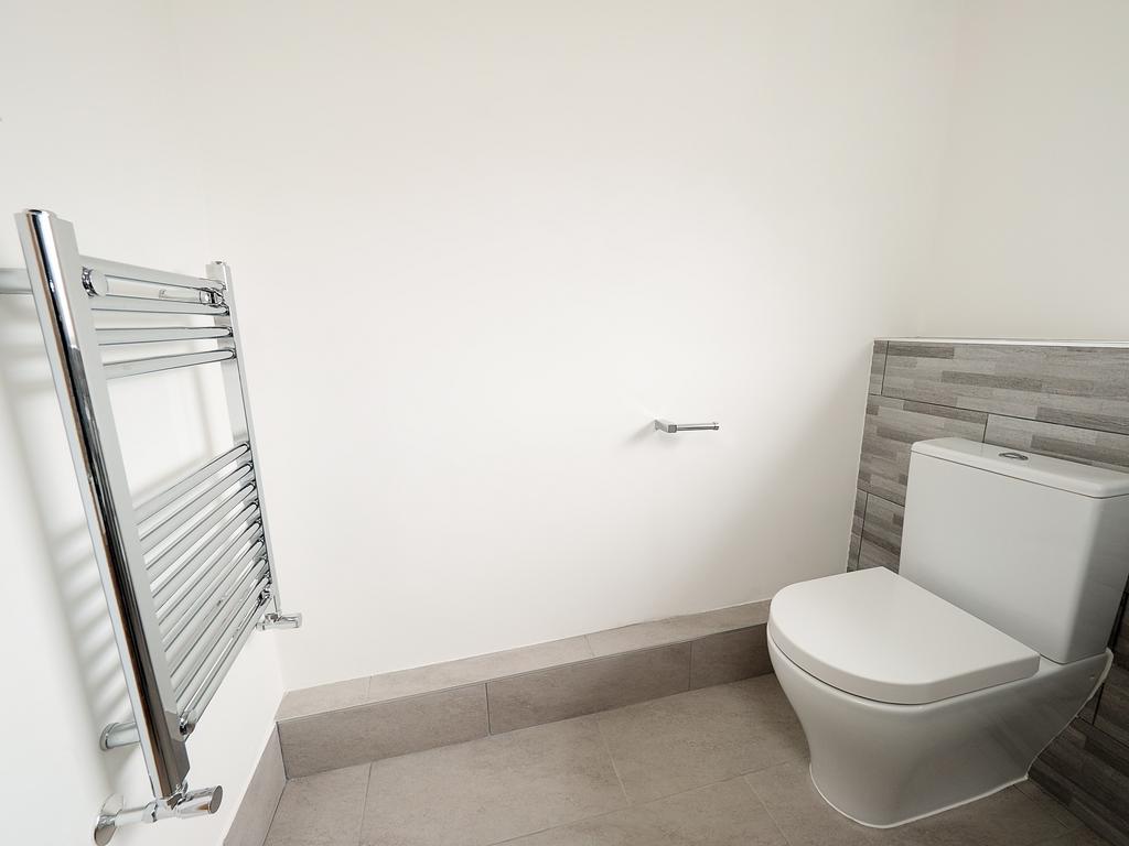 Toilet.jpg