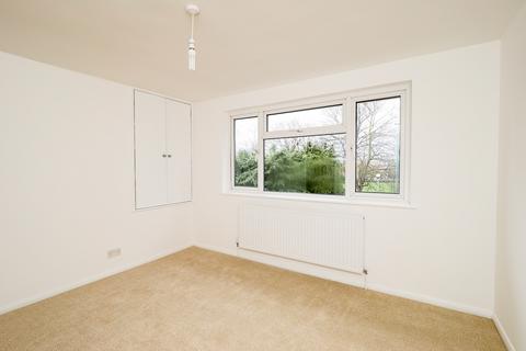 4 bedroom terraced house to rent, Rosehill, Surrey SM1