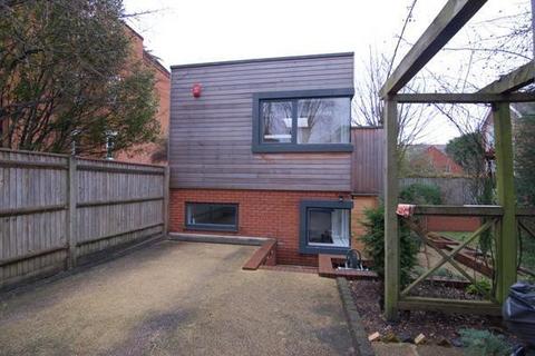 2 bedroom detached house to rent, The Grange, London SW19