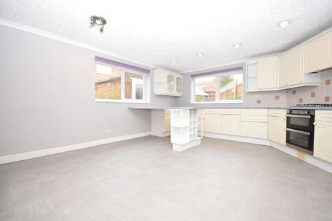 4 bedroom semi-detached house to rent, Ross Close, Essex CB11