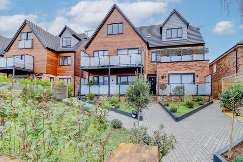 2 bedroom apartment for sale, West Wycombe Road, Buckinghamshire HP12